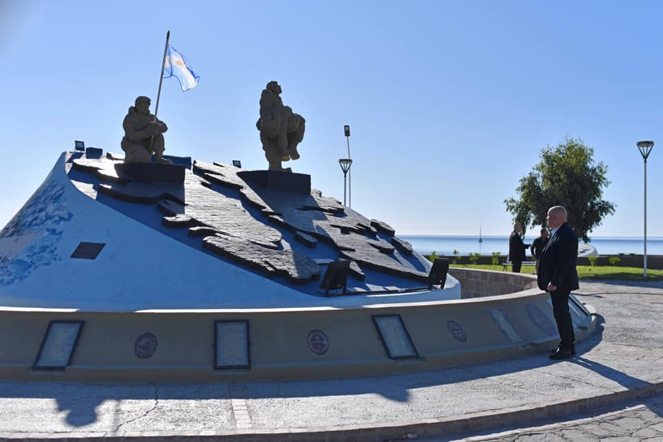 Monumento a los caídos en Malvinas en Puerto Madryn: historia y homenaje